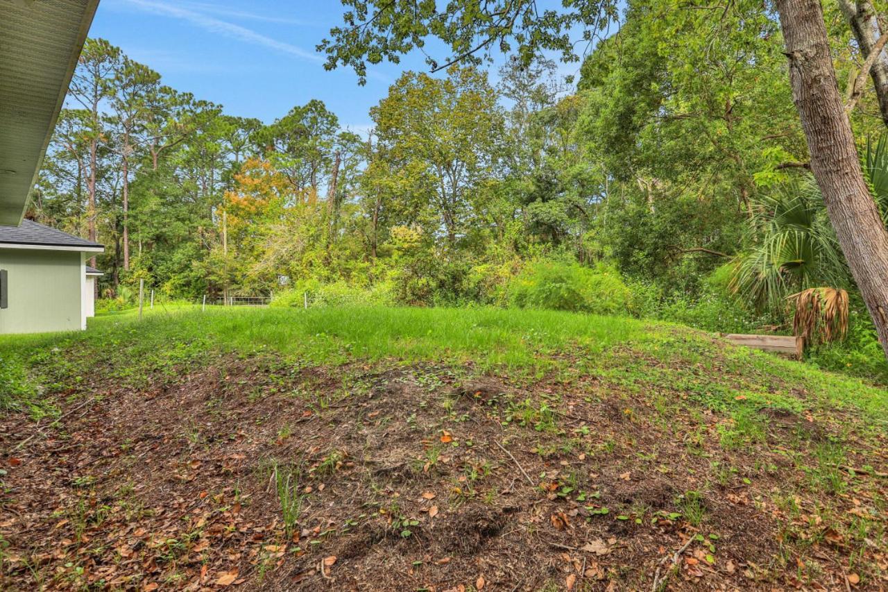 Charming Oasis Near Downtown And