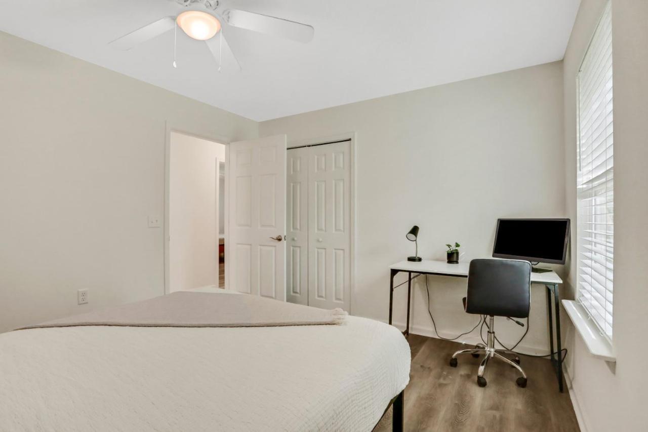 Charming Oasis Near Downtown And Holiday home