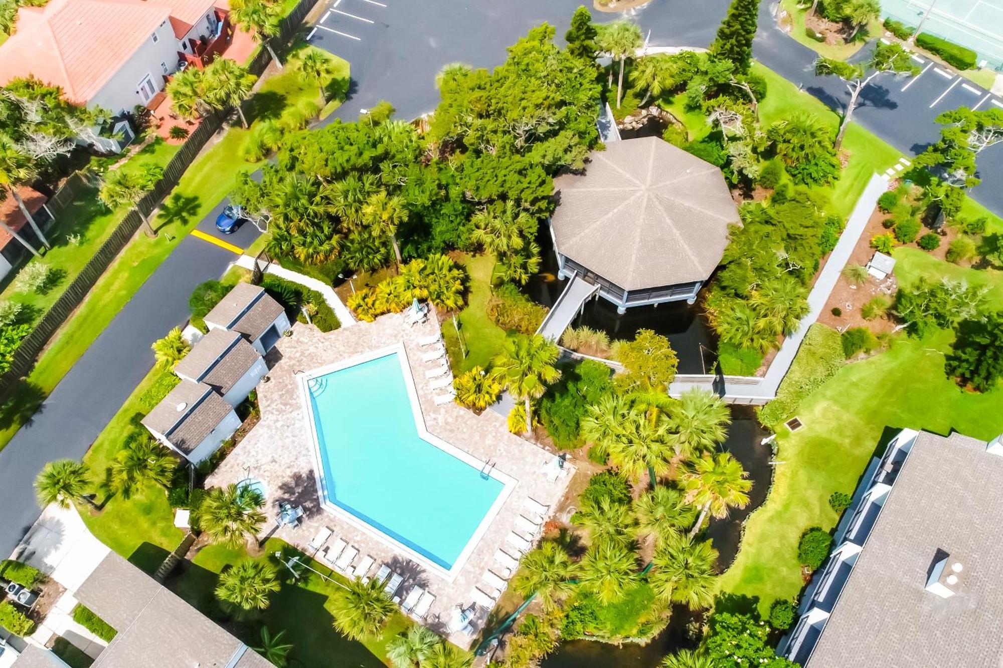 Seawinds Oceanfront Apartment *