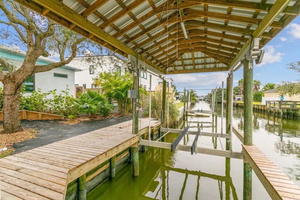Swim & Dock In Style: Art Deco Escape *
