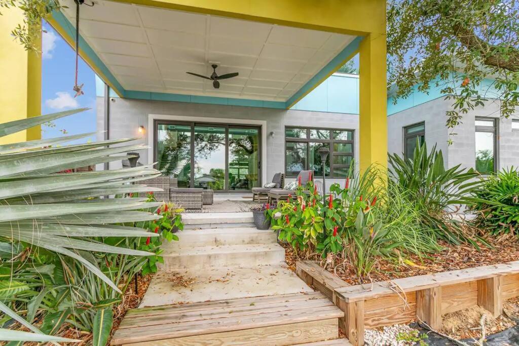 Swim & Dock In Style: Art Deco Escape