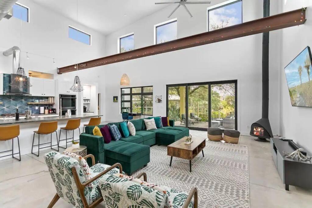 Swim & Dock In Style: Art Deco Escape *