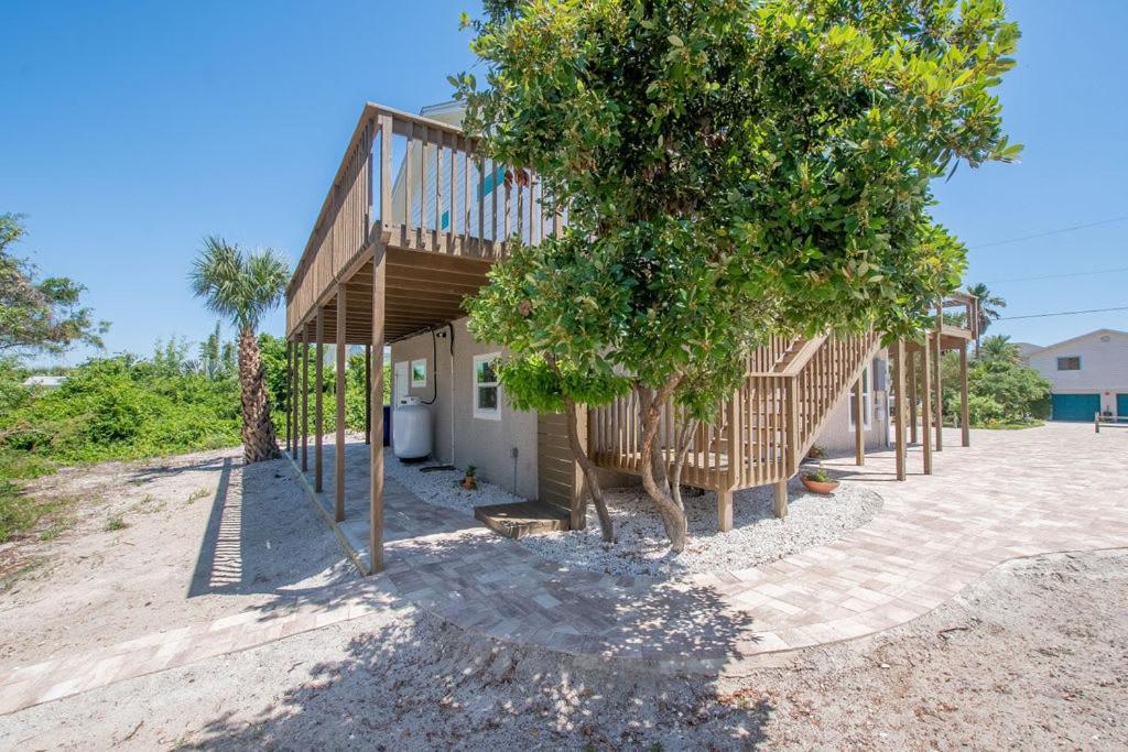 Holiday home Bright New House With In- Law -- 2 Blocks To Beach! *