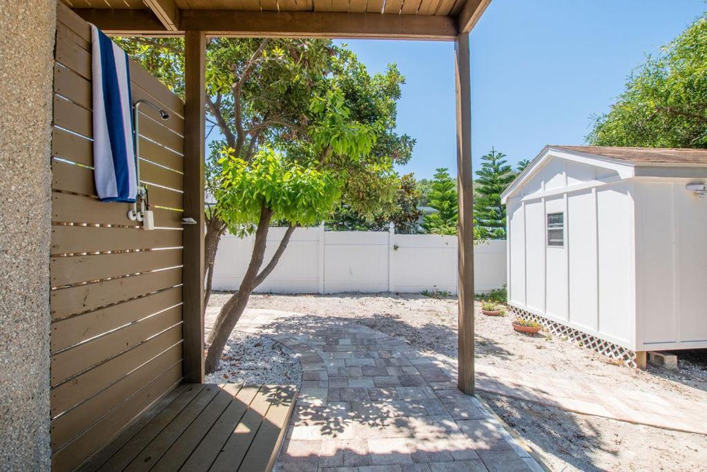 Bright New House With In- Law -- 2 Blocks To Beach! Holiday home *