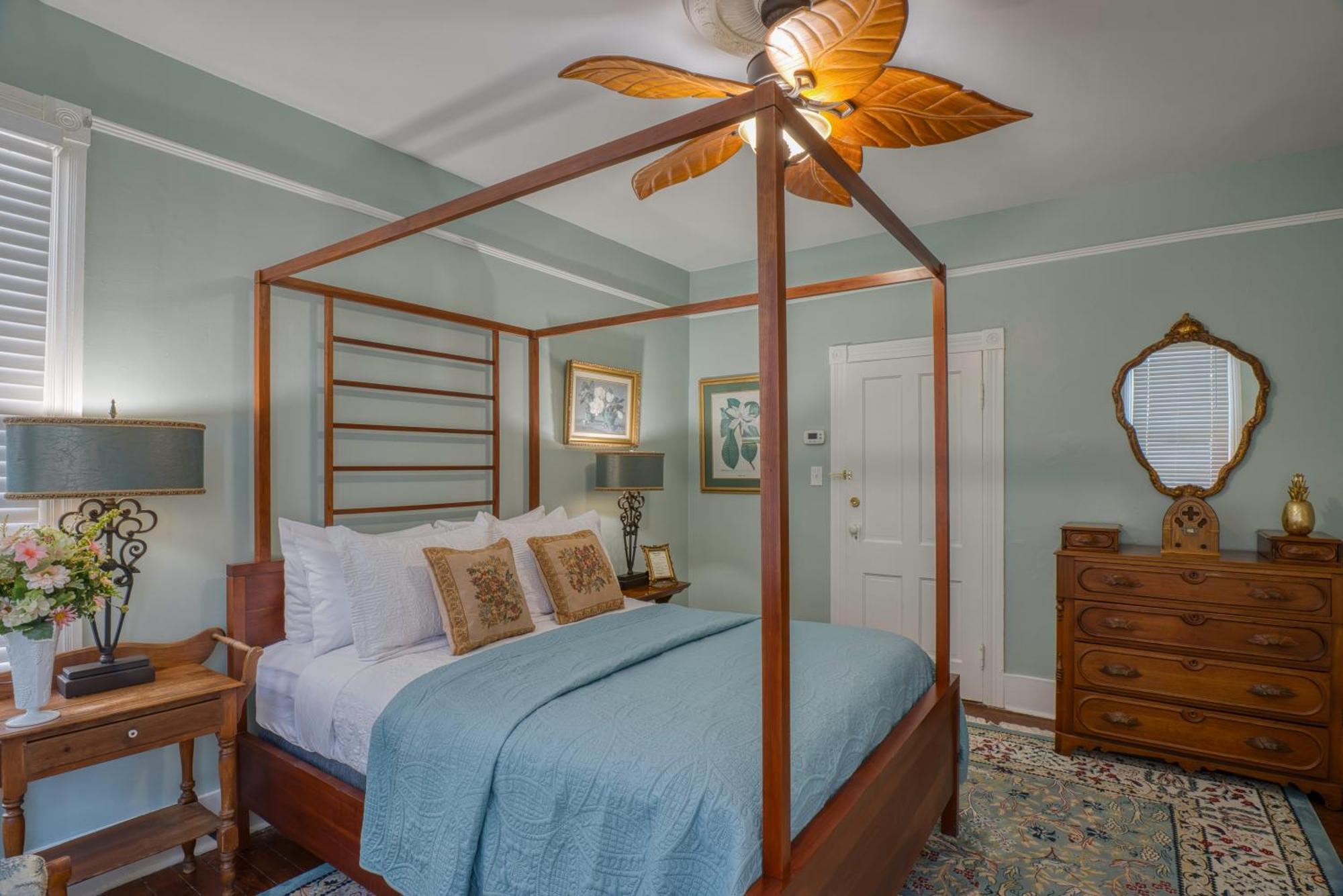 Bed & Breakfast Victorian House