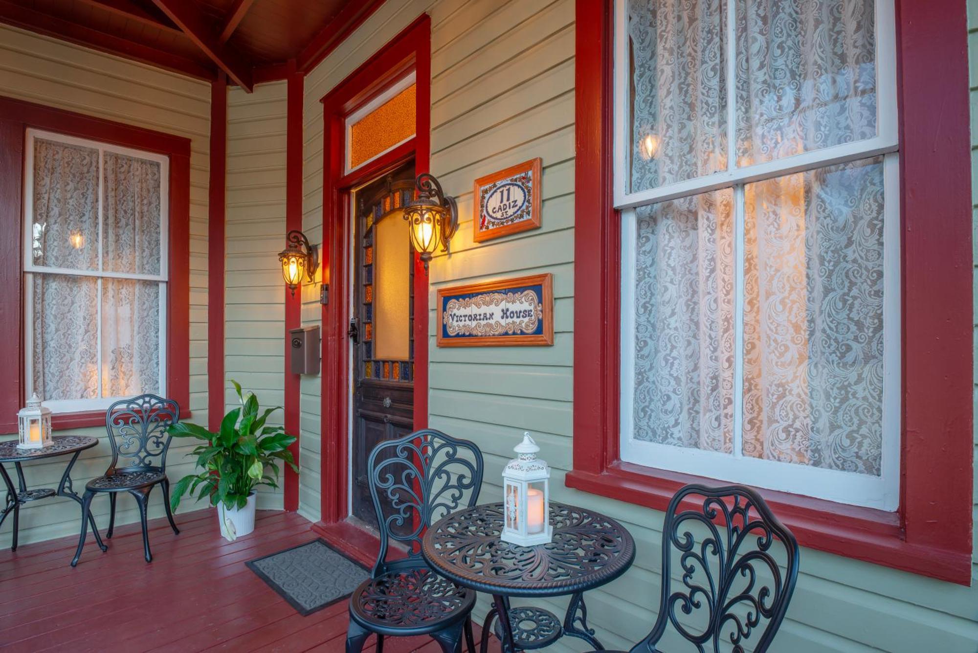 Bed & Breakfast Victorian House