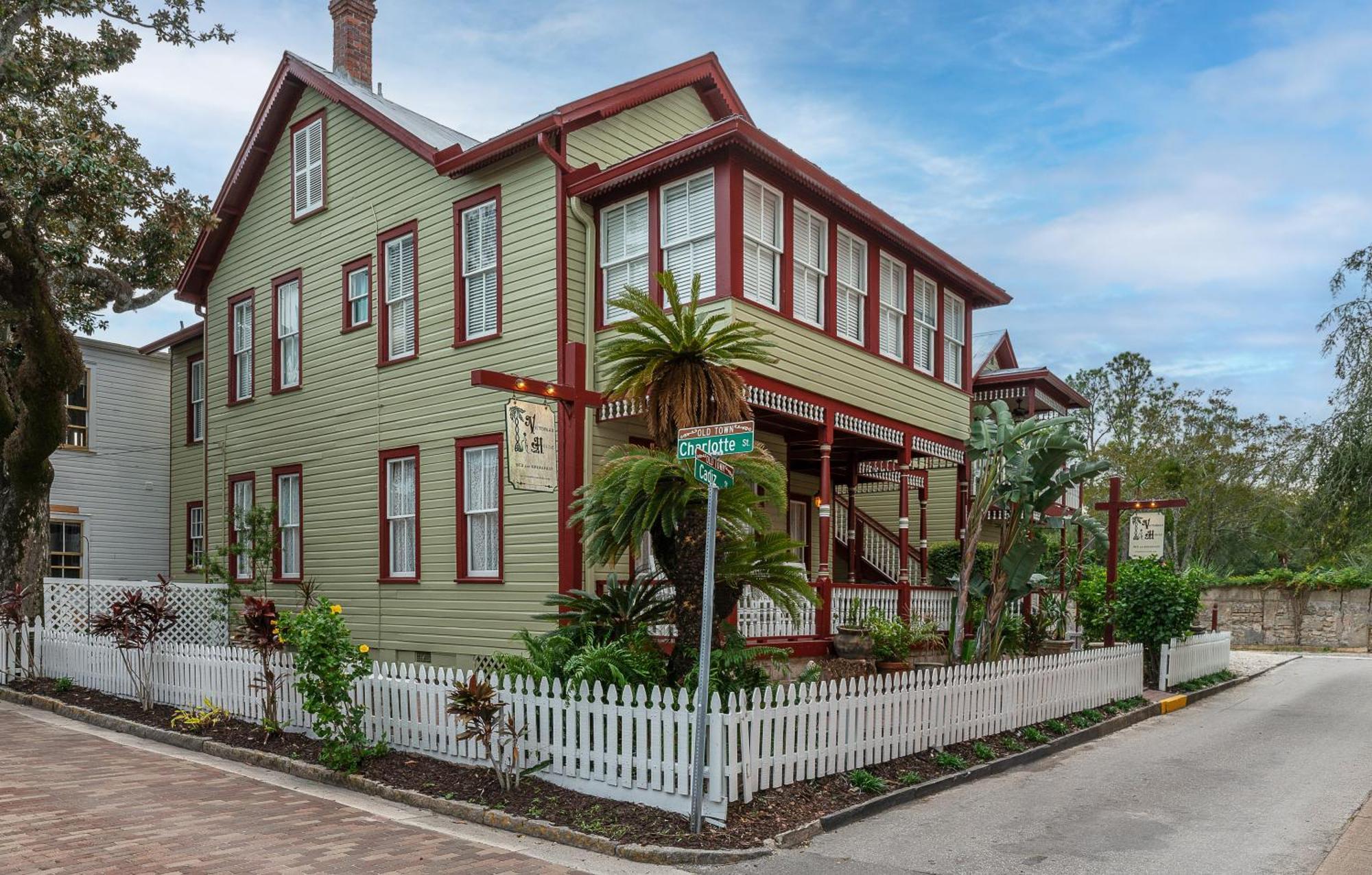 Victorian House 3*
