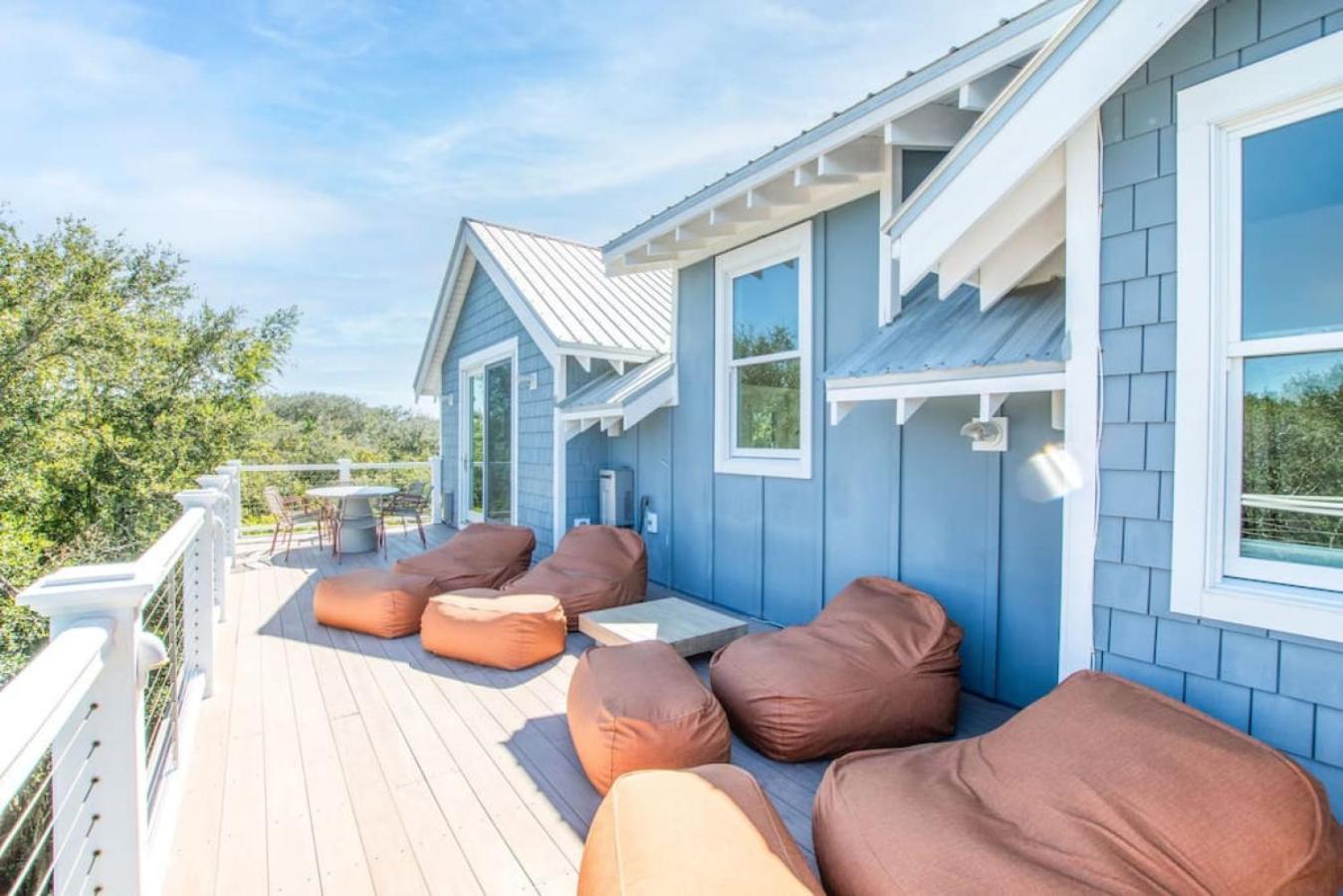 The Blue Refuge - Pool And Holiday home *