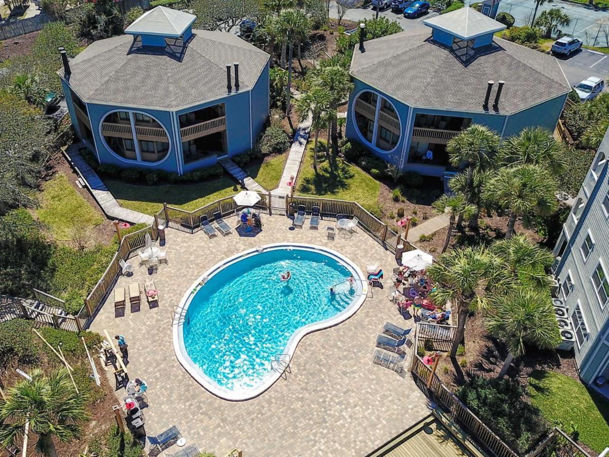 Hibiscus E204 2/2 Free Activities! & Oceanfront Wifi 3 Pools *