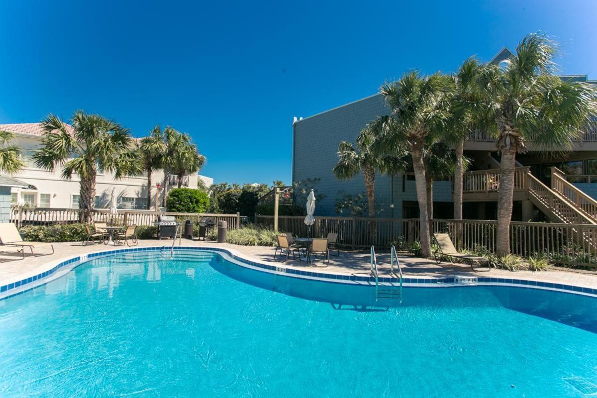 Hibiscus E204 2/2 Free Activities! & Oceanfront Wifi 3 Pools