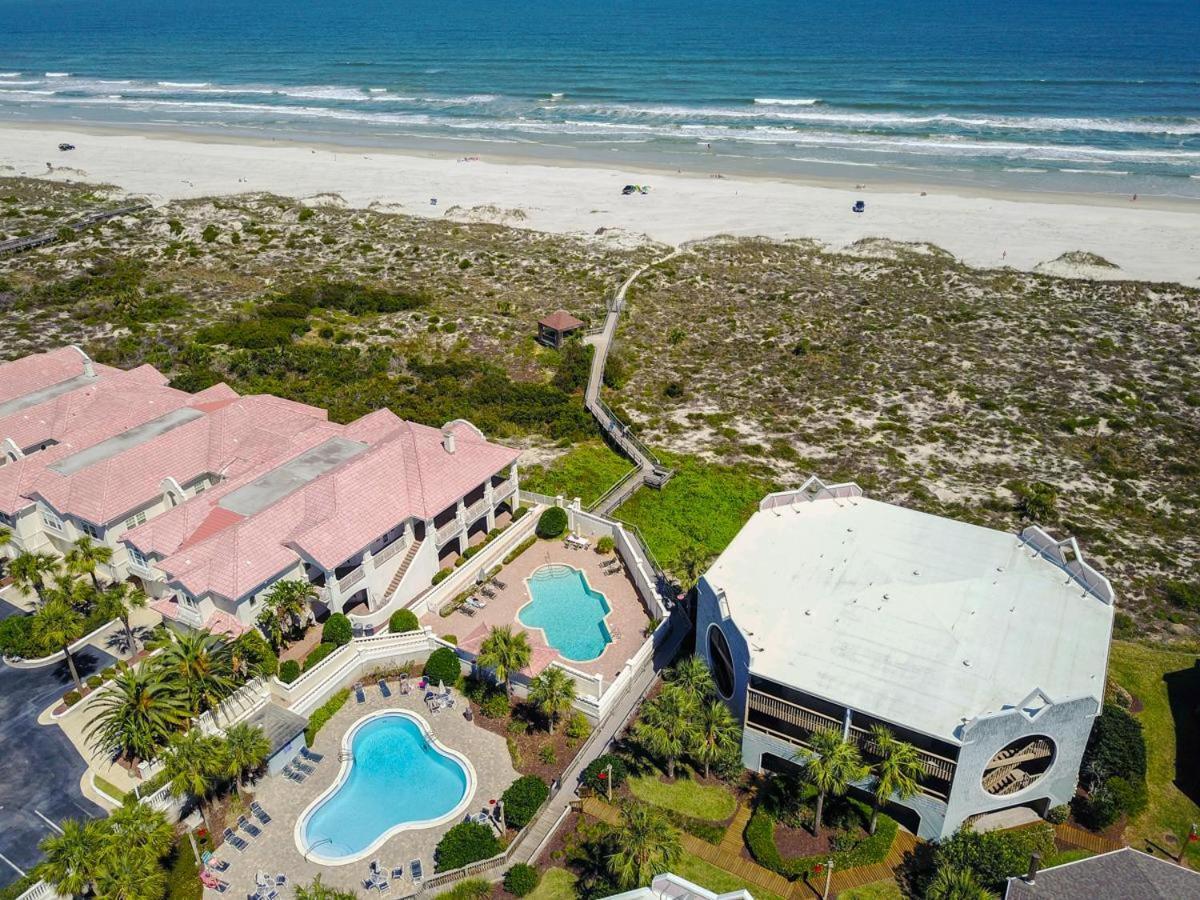 Holiday home Hibiscus E204 2/2 Free Activities! & Oceanfront Wifi 3 Pools *