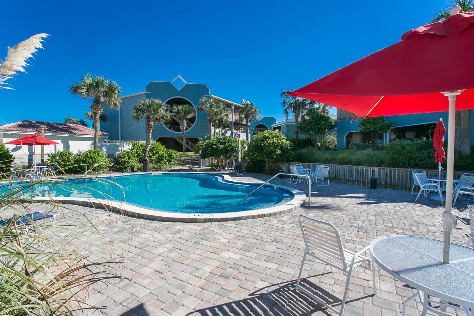 Hibiscus E204 2/2 Free Activities! & Oceanfront Wifi 3 Pools