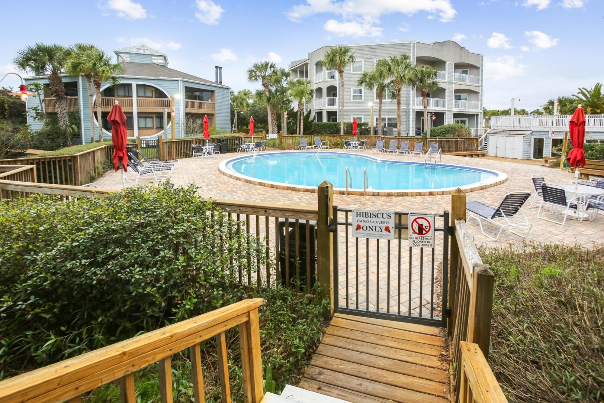 Hibiscus E204 2/2 Free Activities! & Oceanfront Wifi 3 Pools *