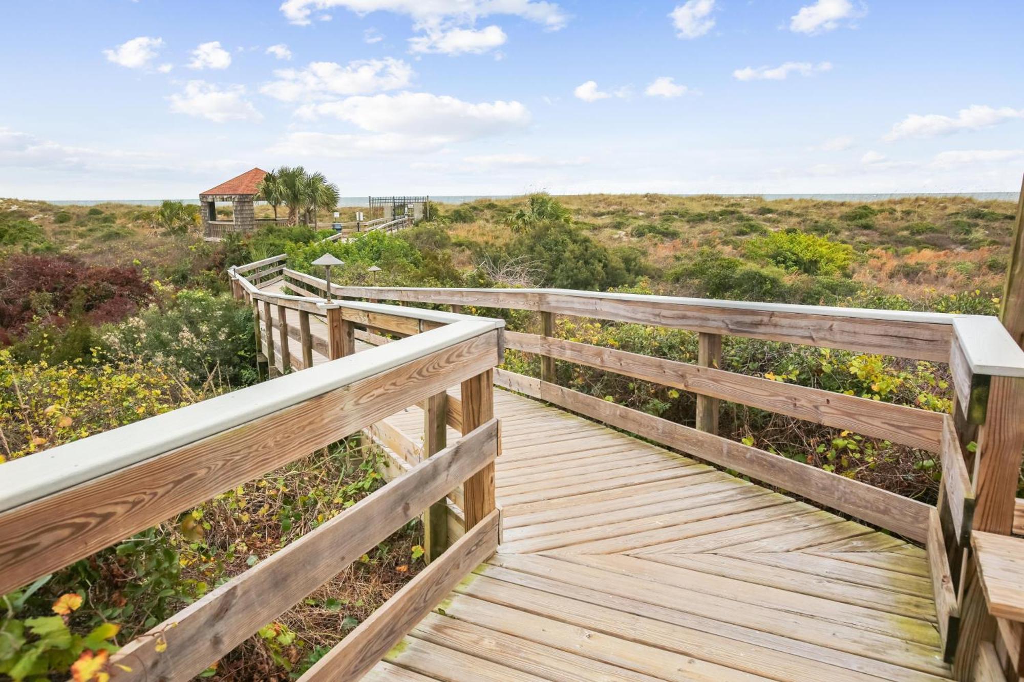 Hibiscus E204 2/2 Free Activities! & Oceanfront Wifi 3 Pools Holiday home St. Augustine