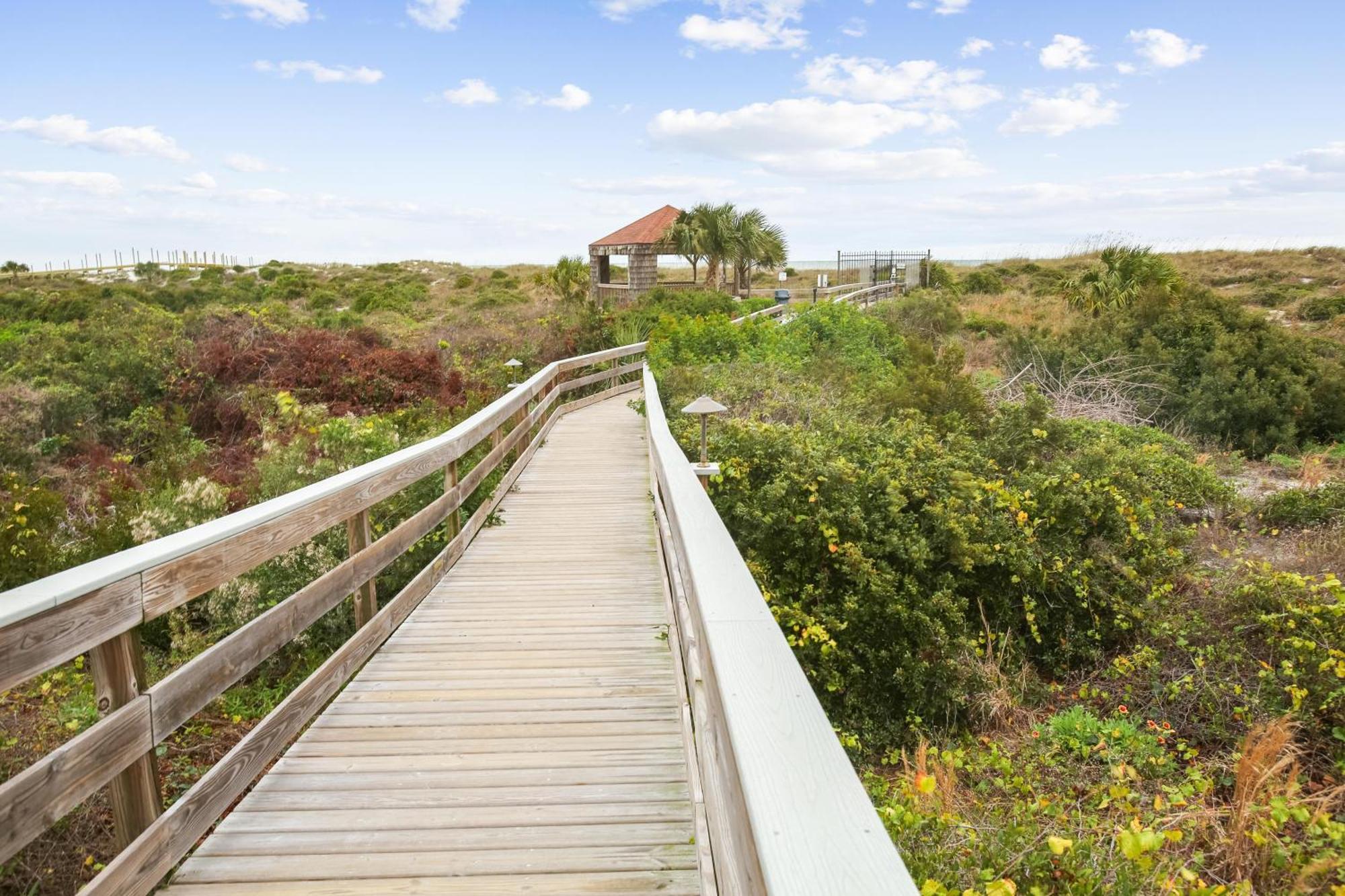 Hibiscus E204 2/2 Free Activities! & Oceanfront Wifi 3 Pools Holiday home St. Augustine