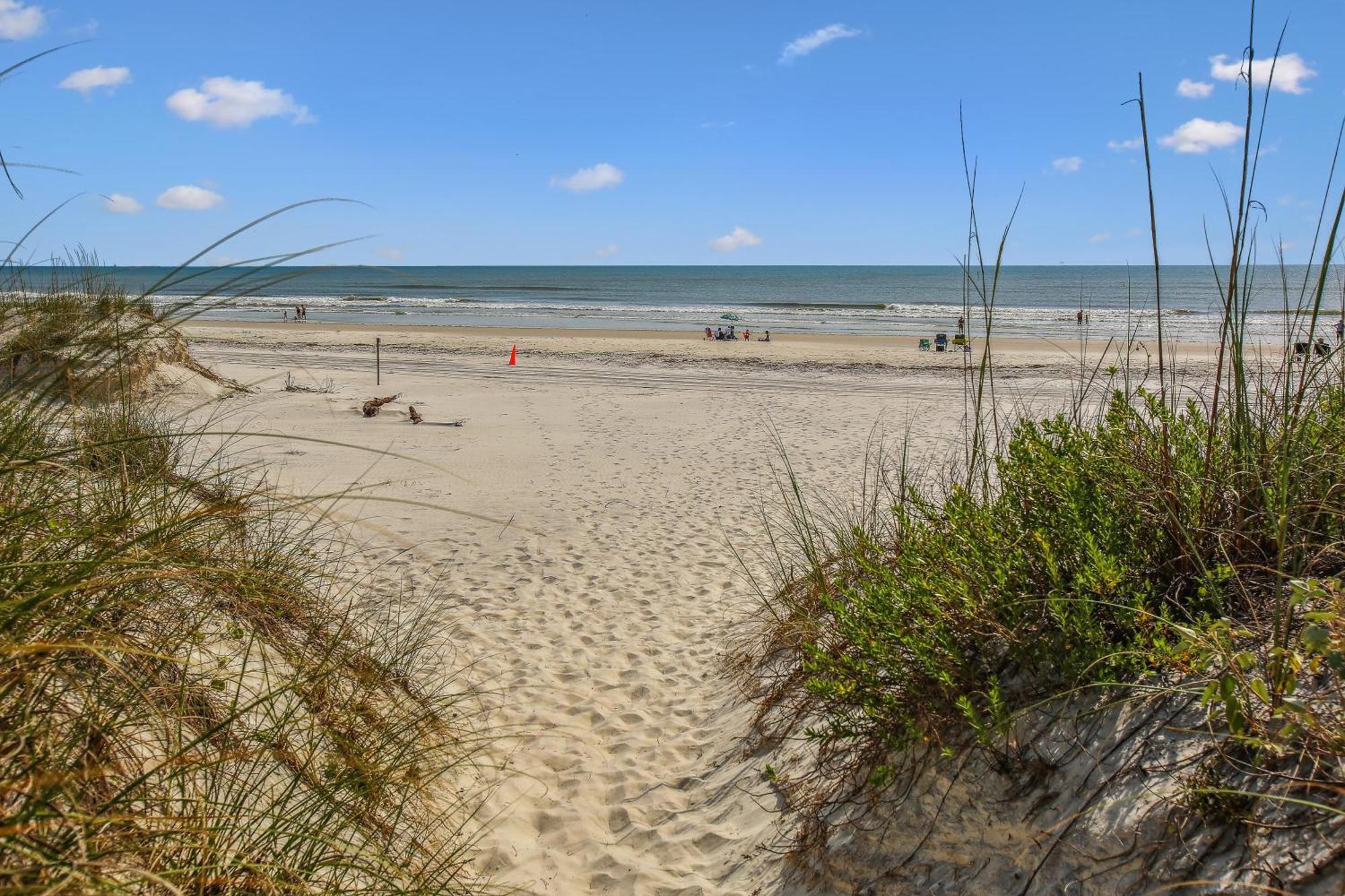 Holiday home Hibiscus E204 2/2 Free Activities! & Oceanfront Wifi 3 Pools *
