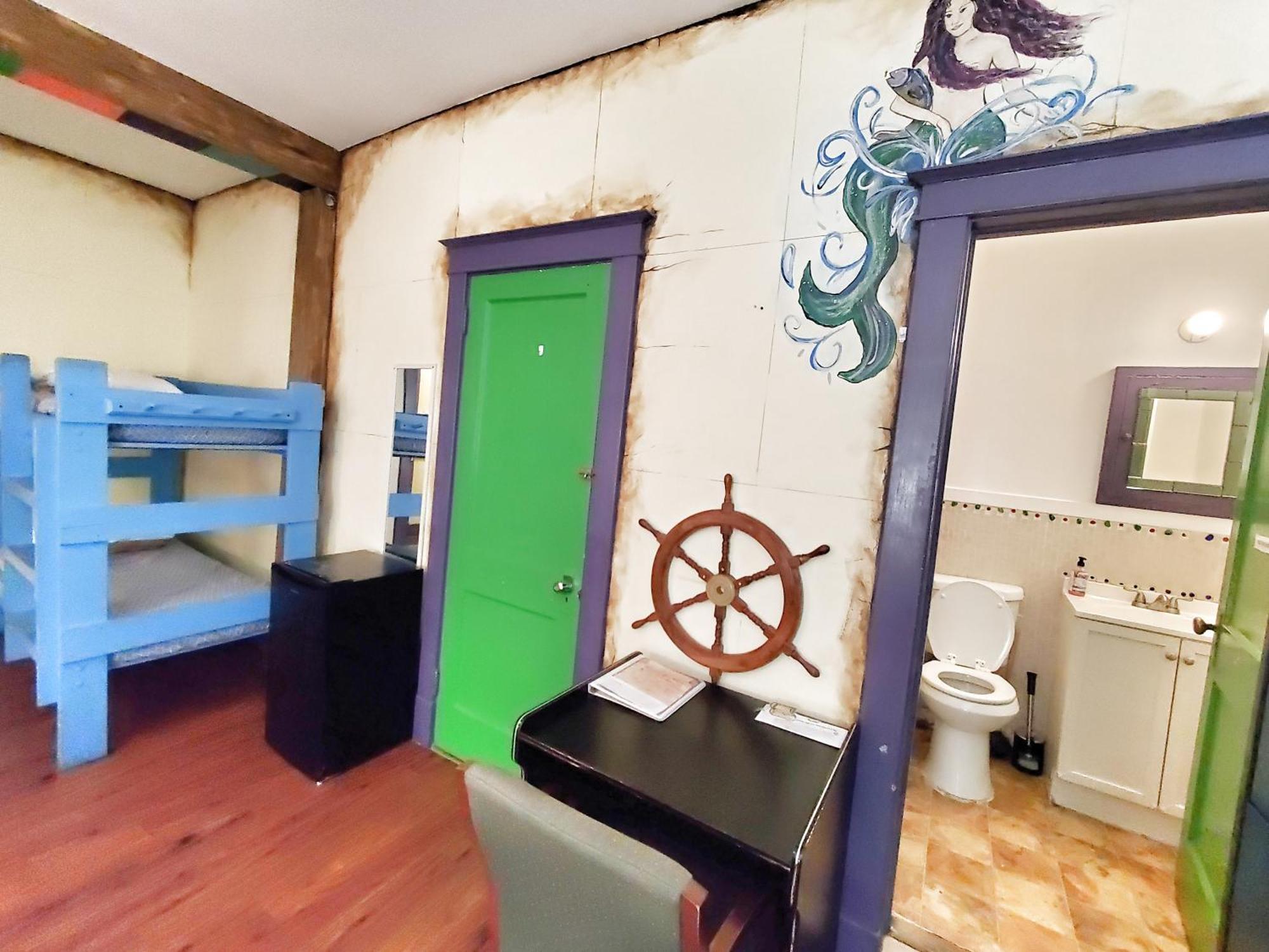 The Pirate Haus Bed & Breakfast 2*
