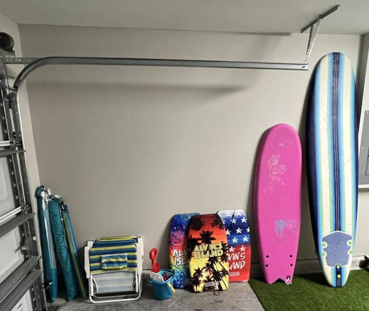 Holiday home Butler Bliss Modern Vacation *