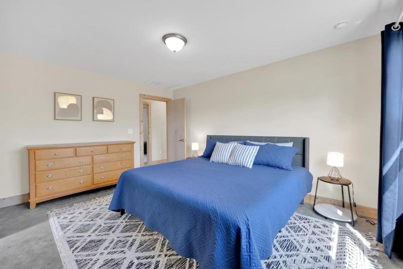 Holiday home Butler Bliss Modern Vacation *