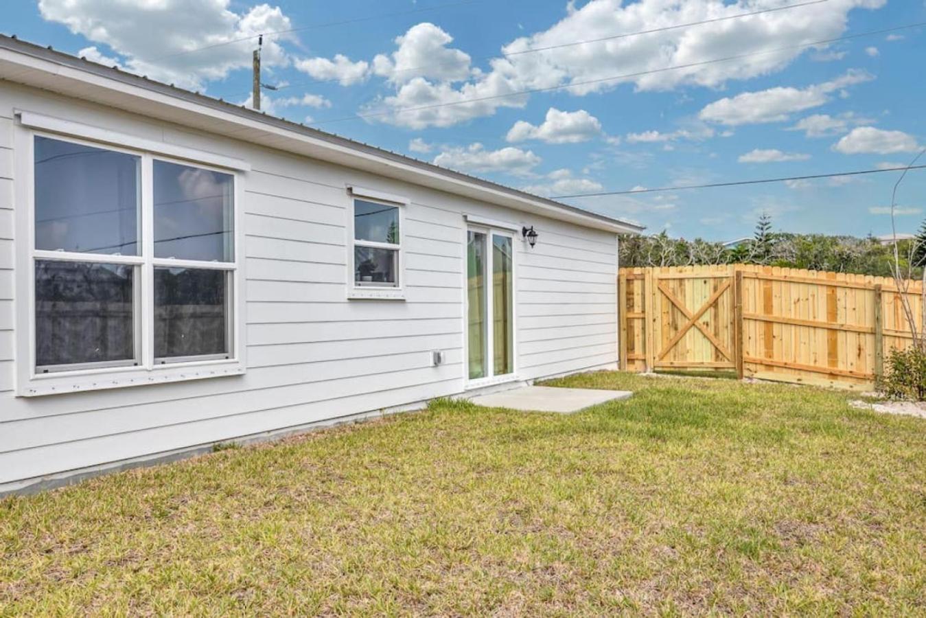 Holiday home Butler Bliss Modern Vacation