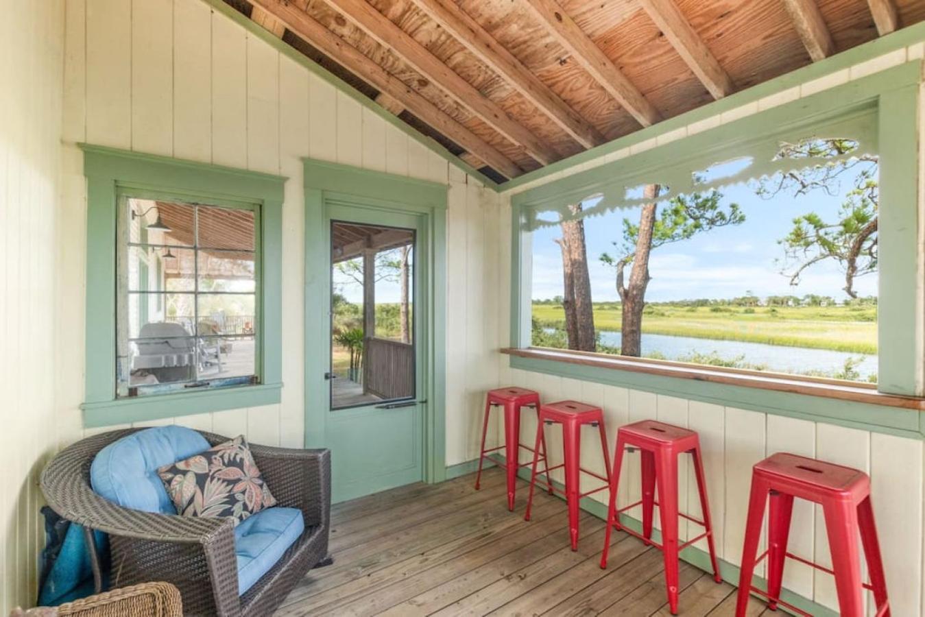 Back Bay Hideaway Holiday home *