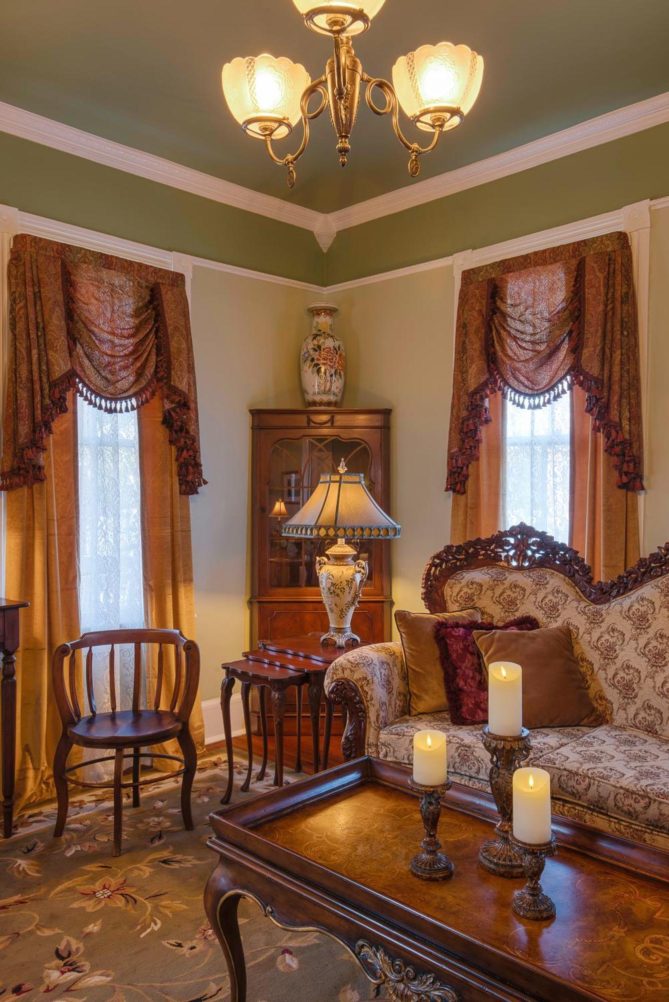 Victorian House 3*