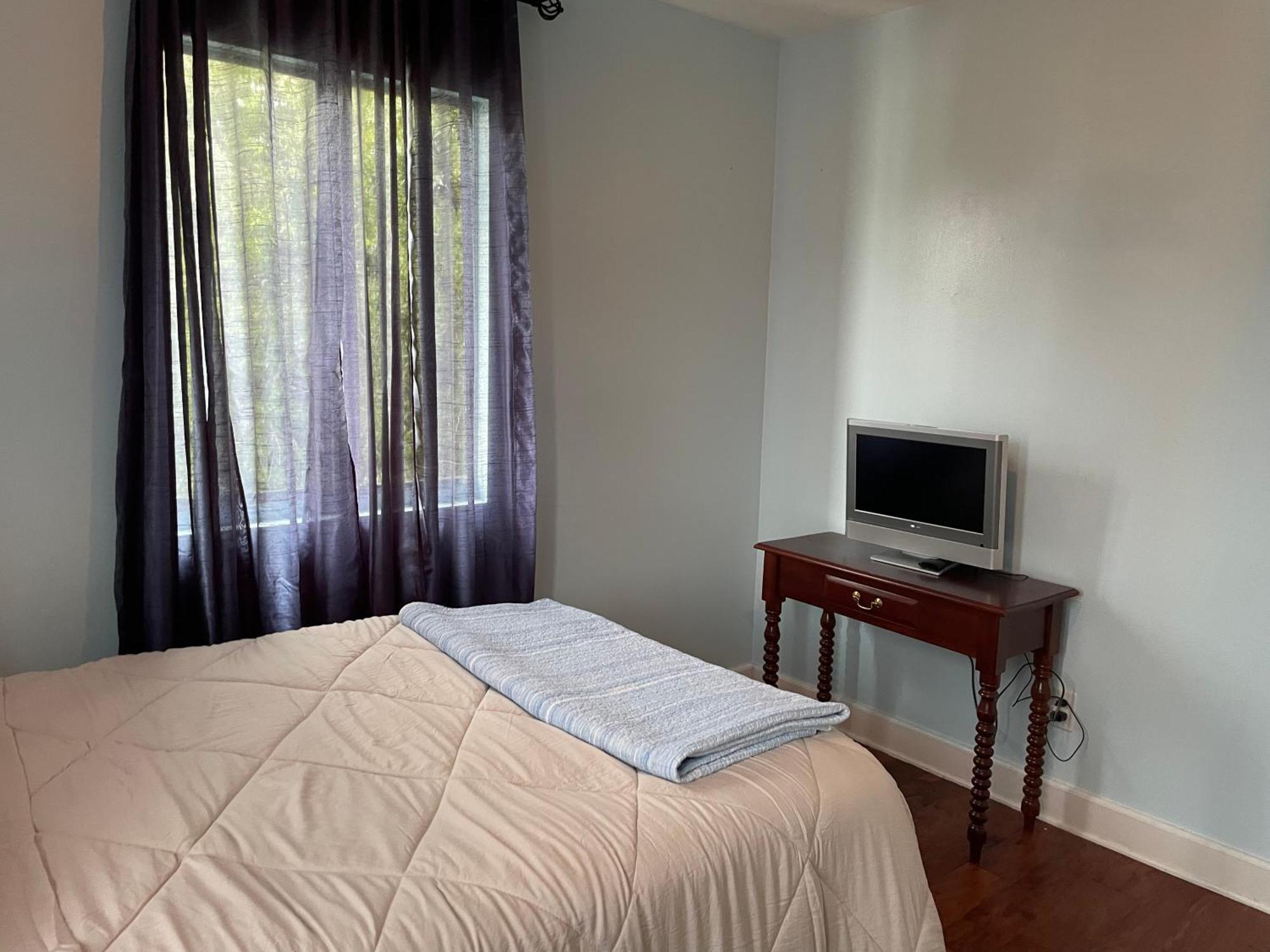 The Painted Lady, A Spacious Renovated 4br Victorian Holiday home *