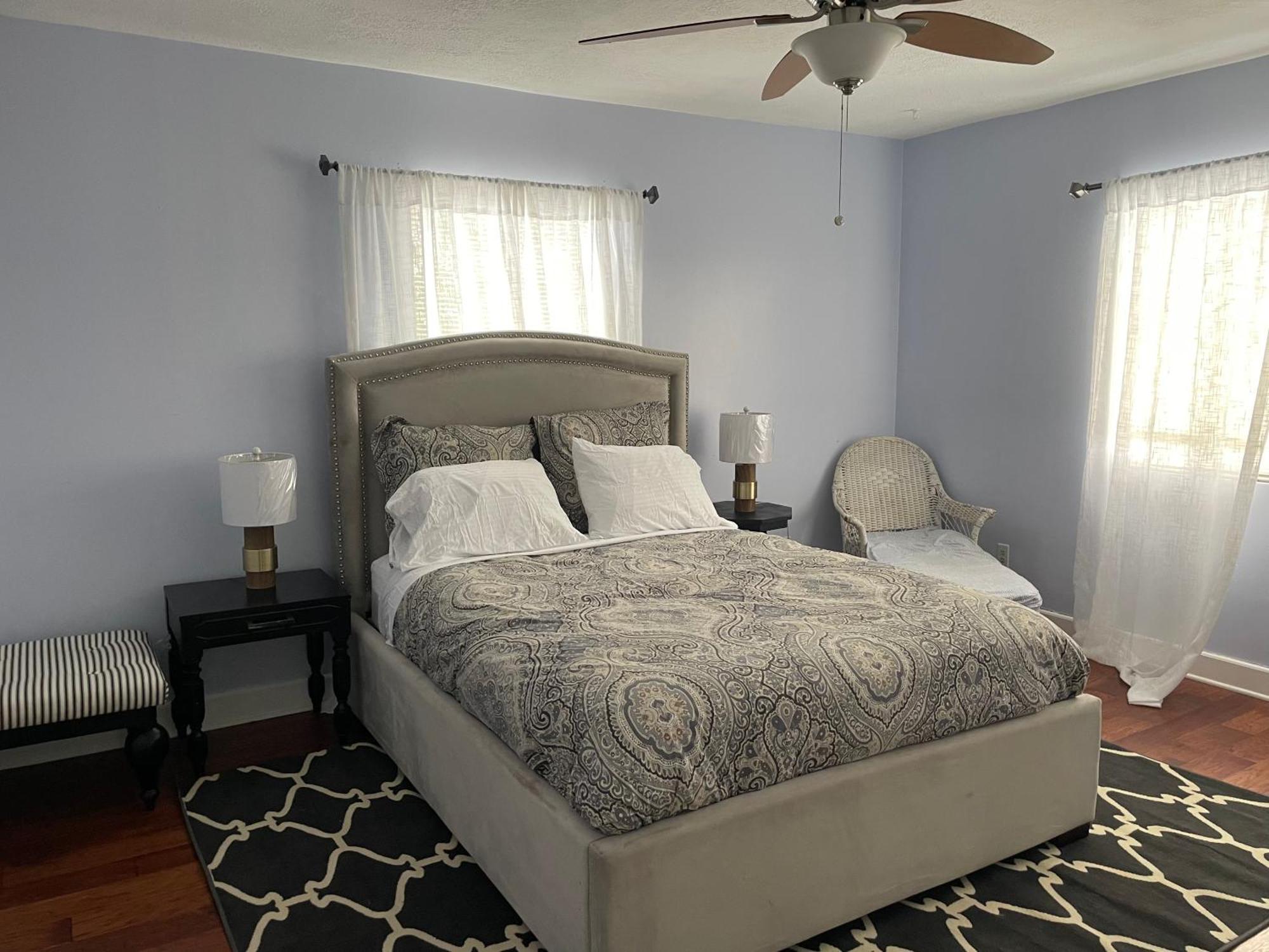 The Painted Lady, A Spacious Renovated 4br Victorian