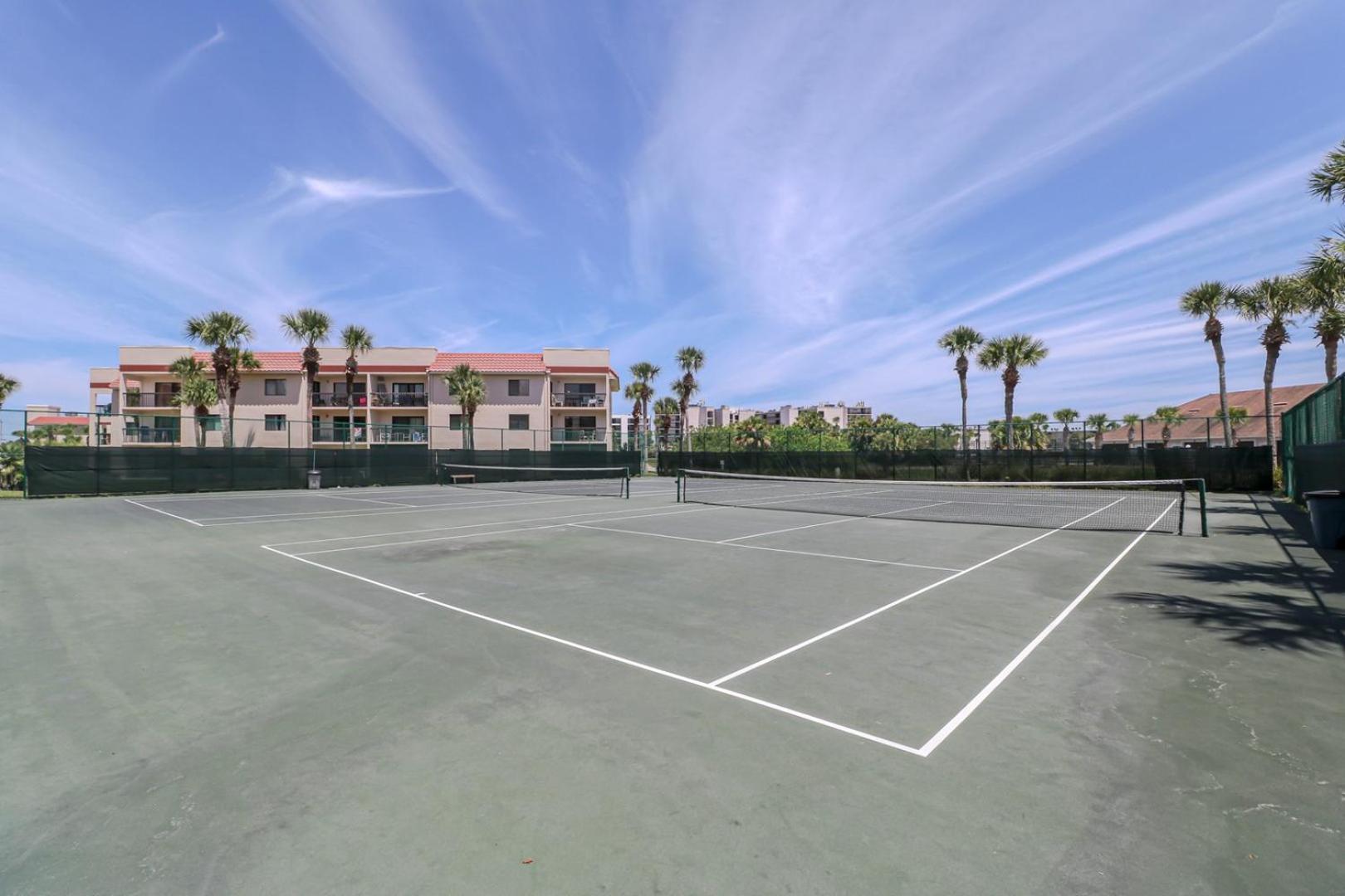 Ocean Village Club H21 *