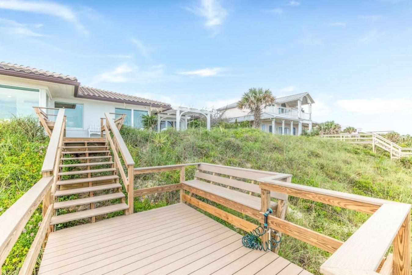 Holiday home Island Time -- Oceanfront Bliss *