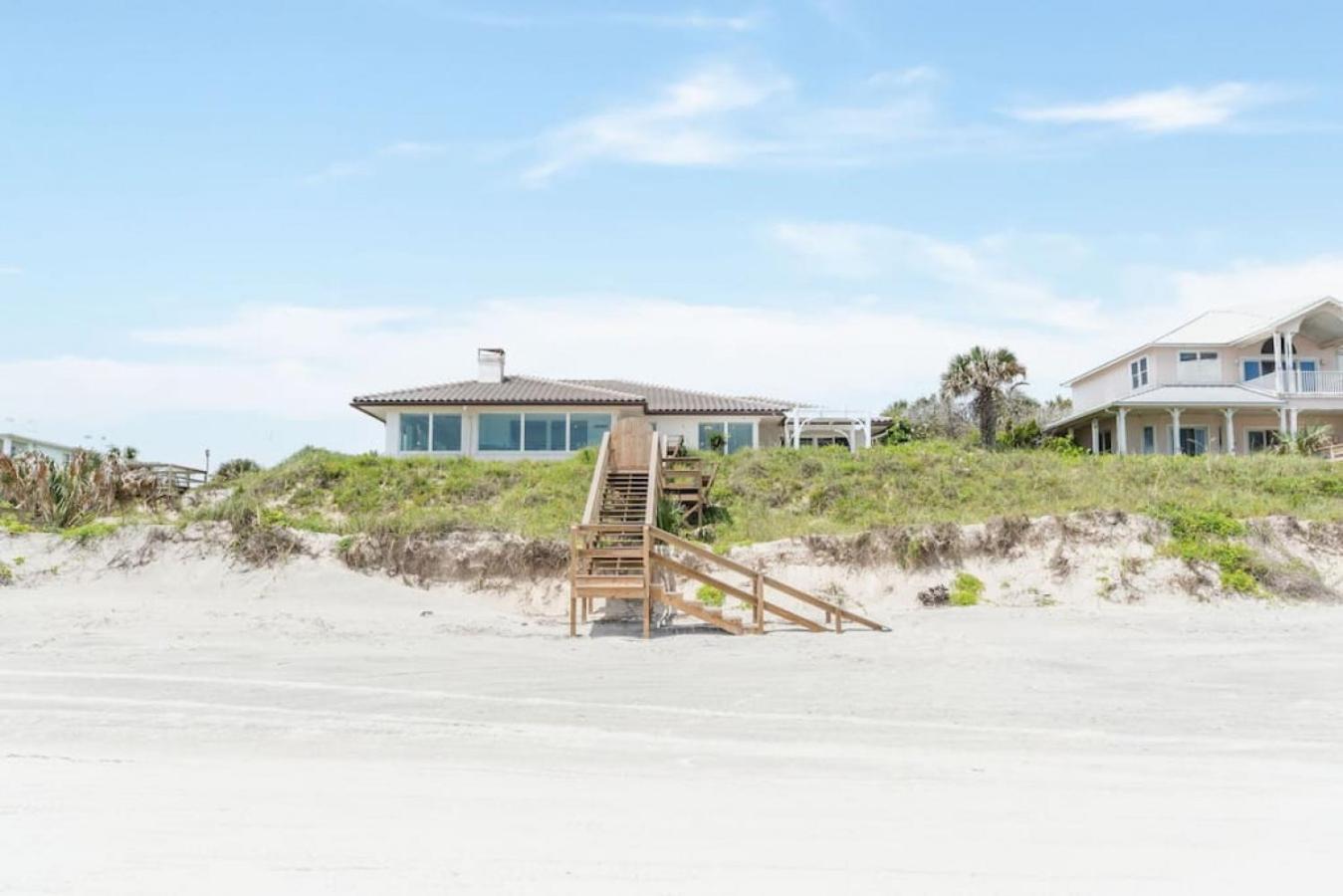 Island Time -- Oceanfront Bliss Holiday home *