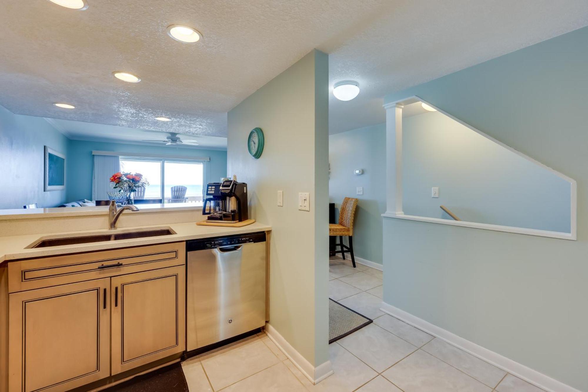 Beachfront St Augustine With Pool Access Apartment