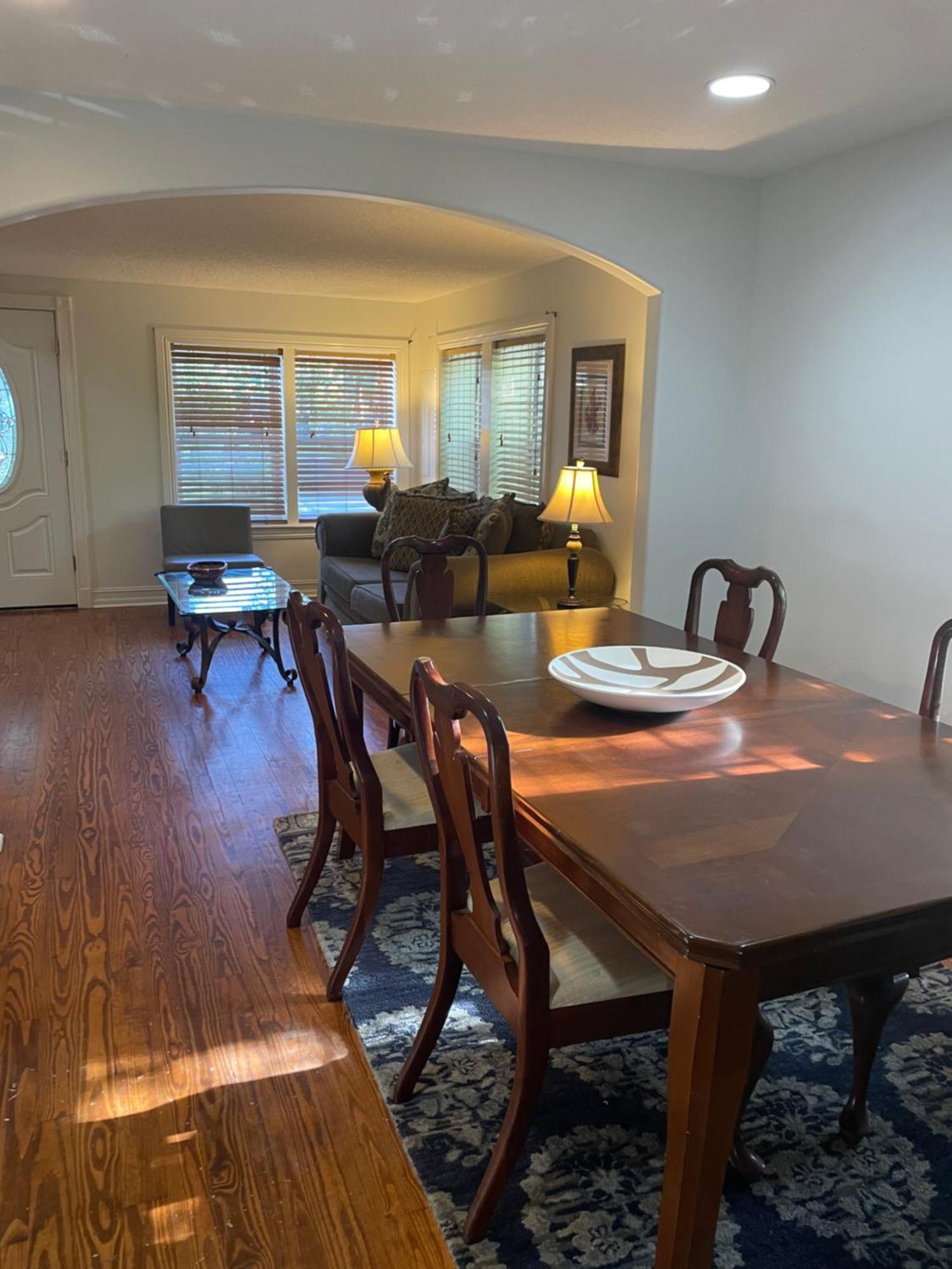 Spacious Renovated 4br Downtown W Firepit Sleeps 8+ *