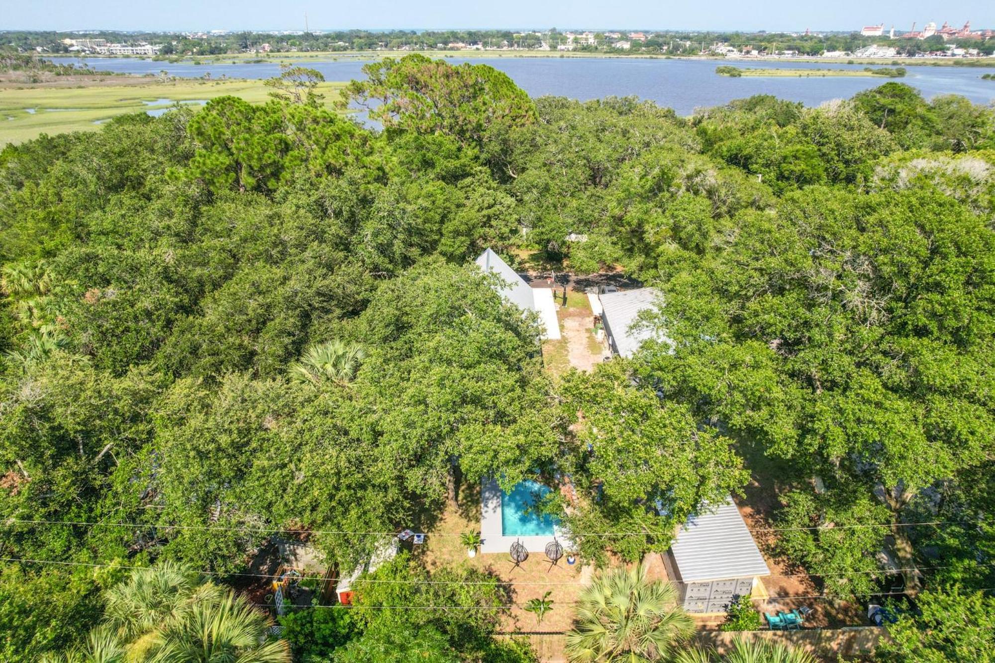 Secret Pool Cabana- Mins To Downtown And