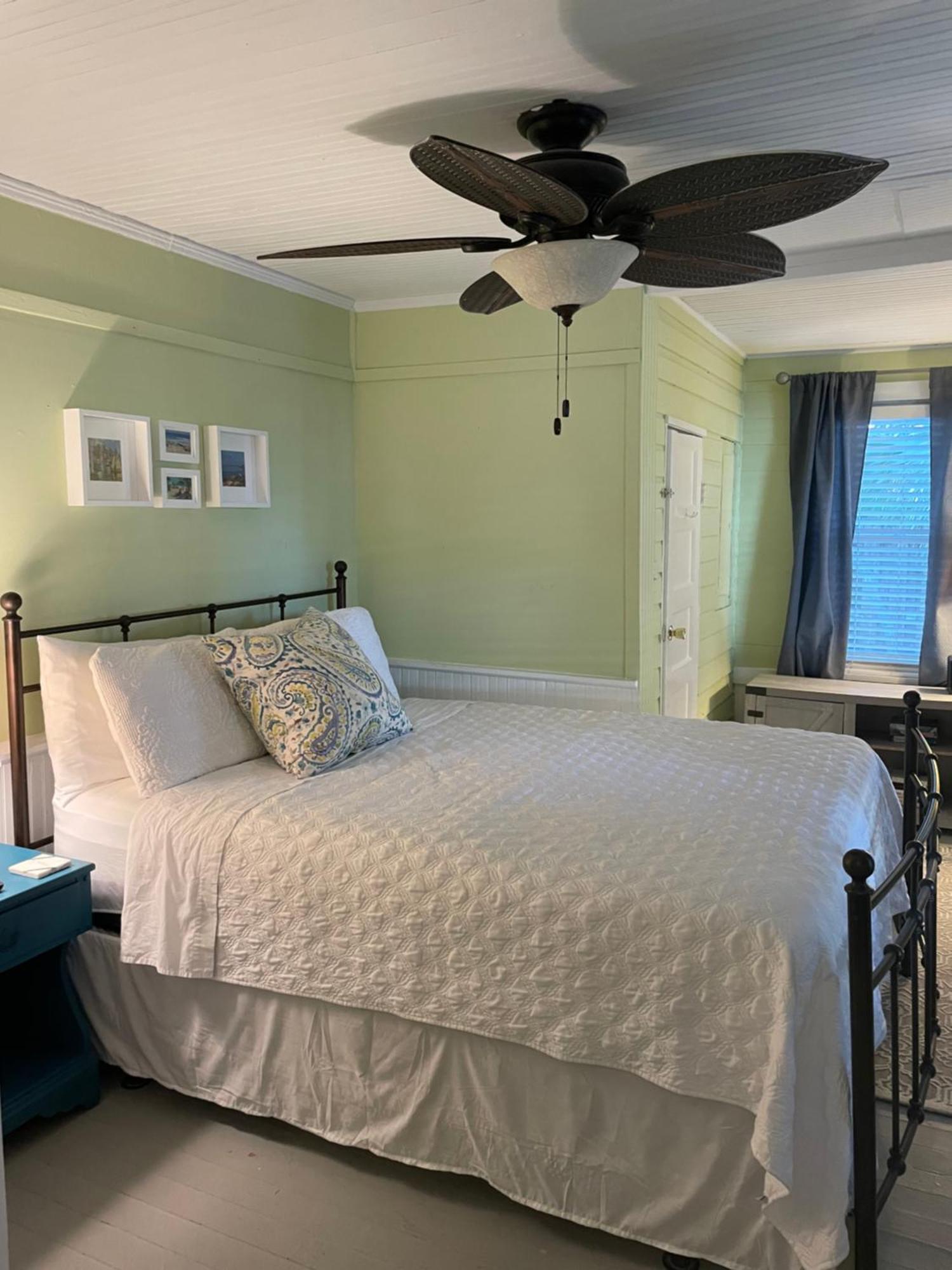 Holiday home 3br/3ba Charming Key West Style In Downtown