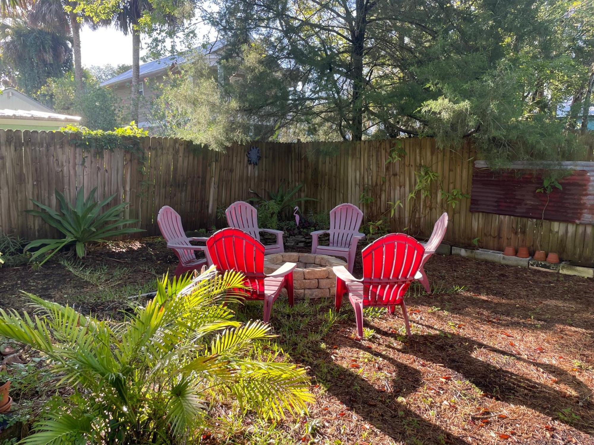 3br/3ba Charming Key West Style In Downtown Holiday home