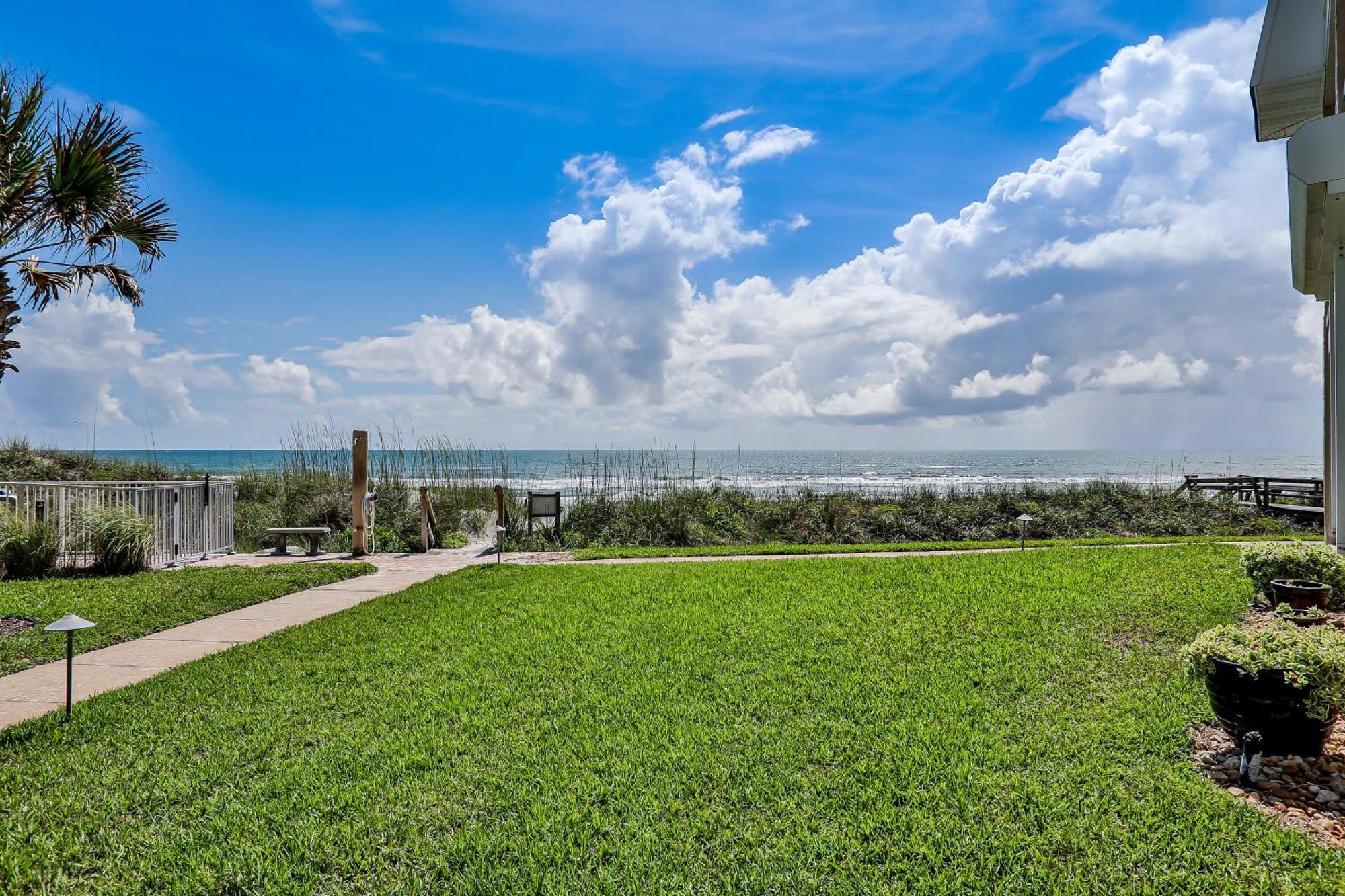 Crescent Sandpiper 116 Island Life Apartment *