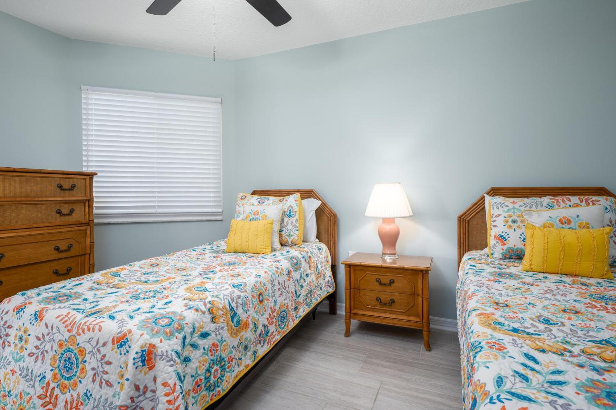 Ocean Village Club J14 Apartment