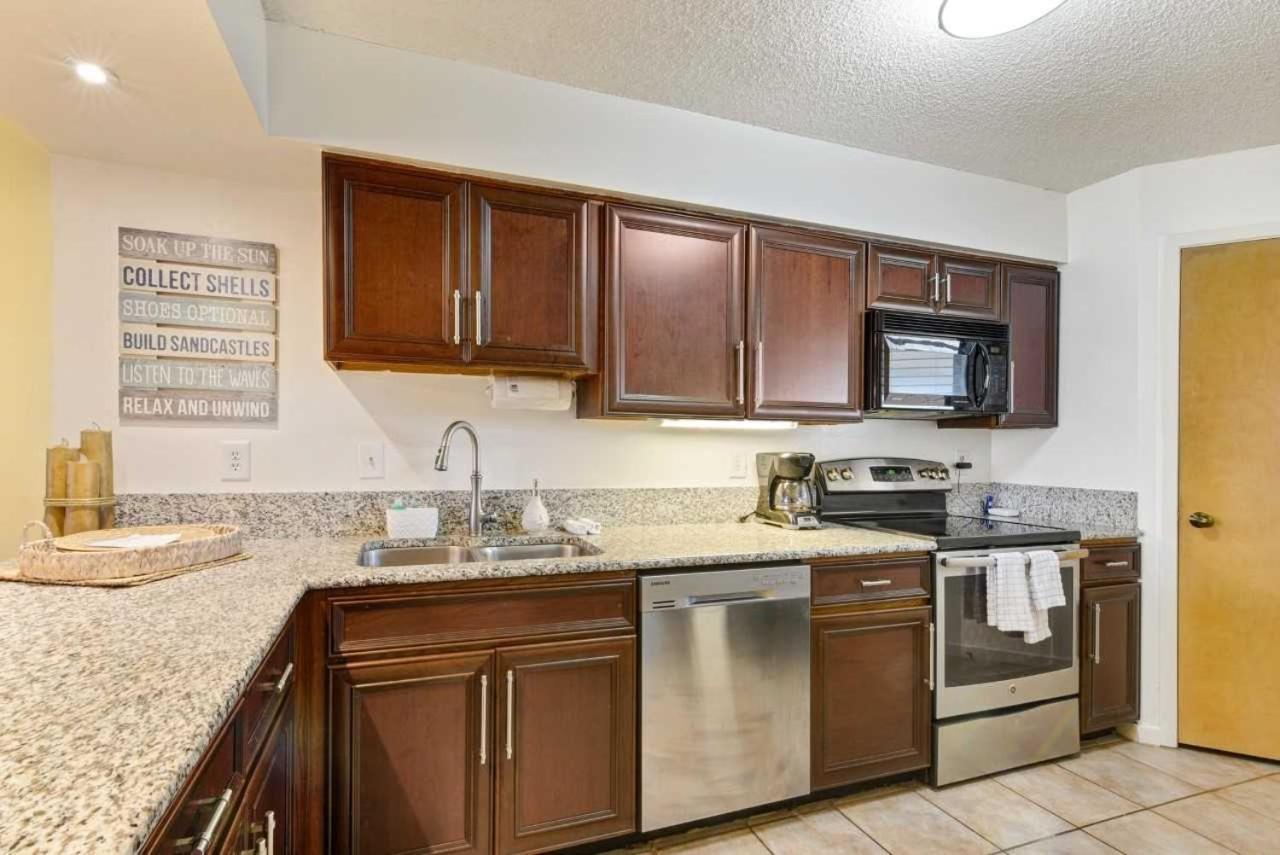 Apartment Hibiscus 303 D *