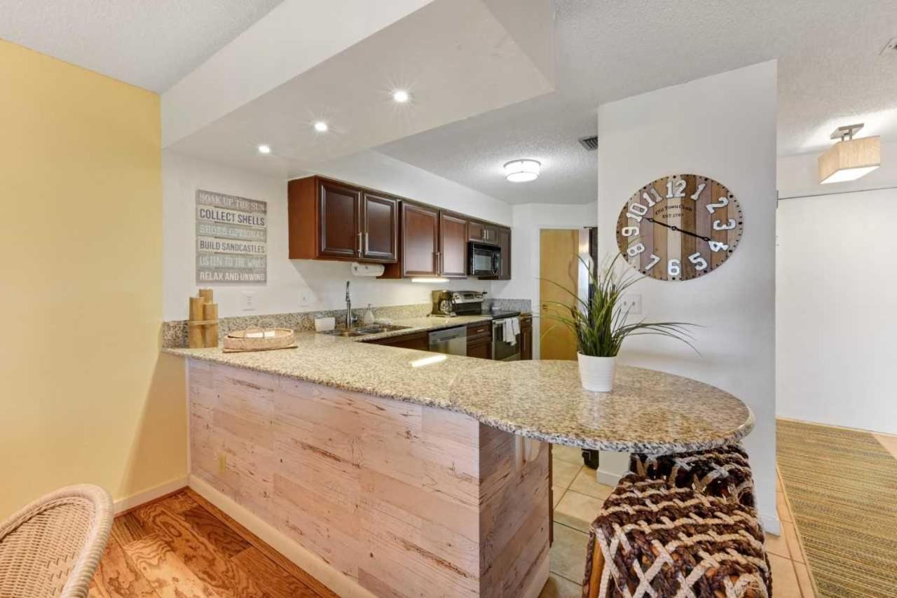 Hibiscus 303 D Apartment