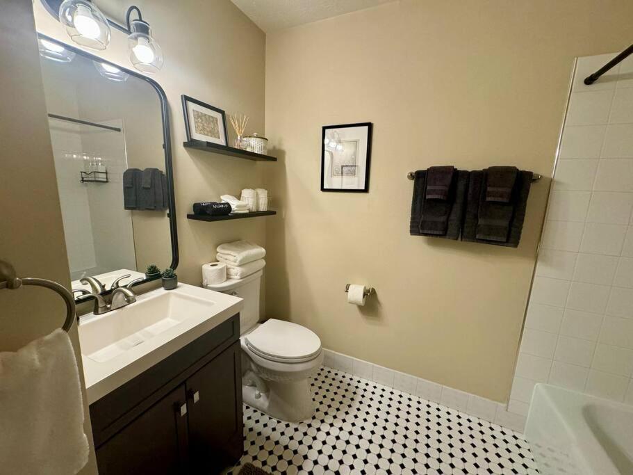 Cozy Near Everything! Apartment