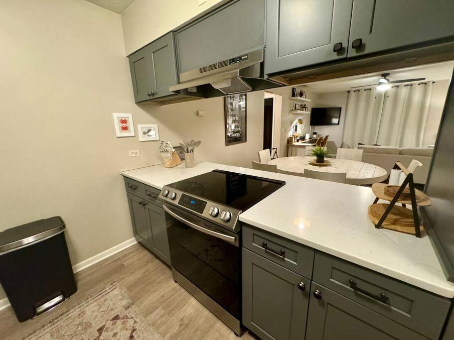 Cozy Near Everything! Apartment *