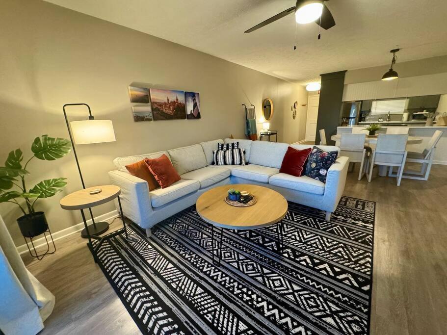 Cozy Near Everything! *