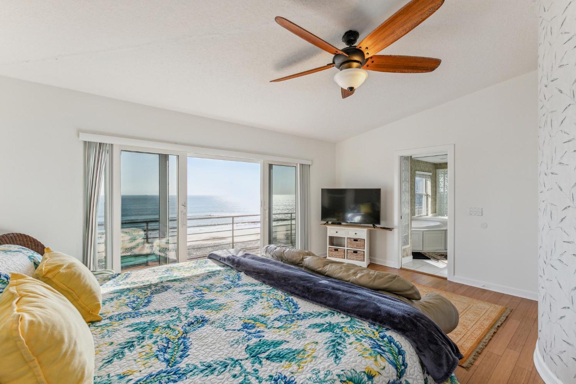 Breathtaking Front House Apartment St. Augustine