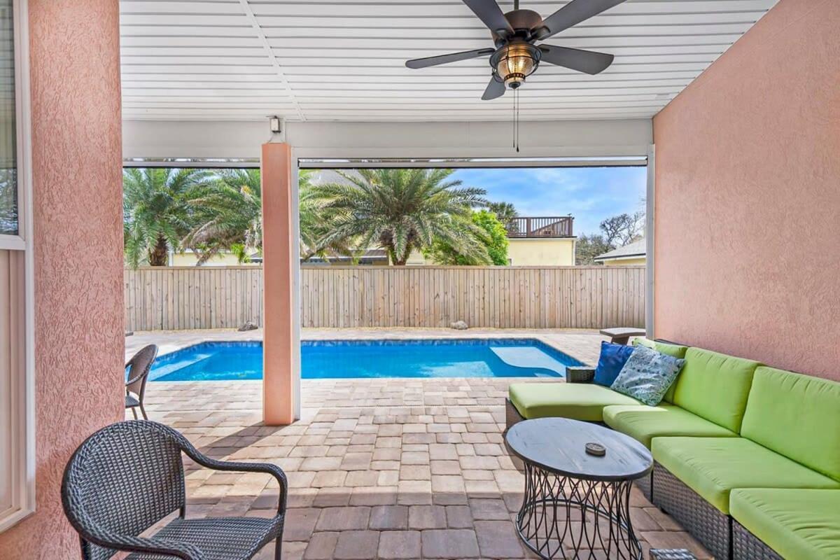 Holiday home Steps To Sparkling Pool 5 Bdrm Near Dt *