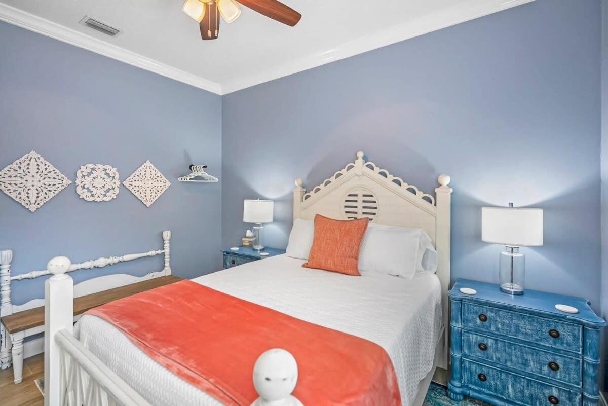 Holiday home Steps To Sparkling Pool 5 Bdrm Near Dt St. Augustine