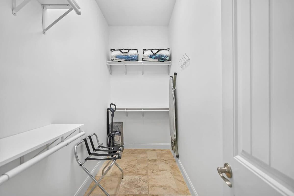 Holiday home Steps To Sparkling Pool 5 Bdrm Near Dt