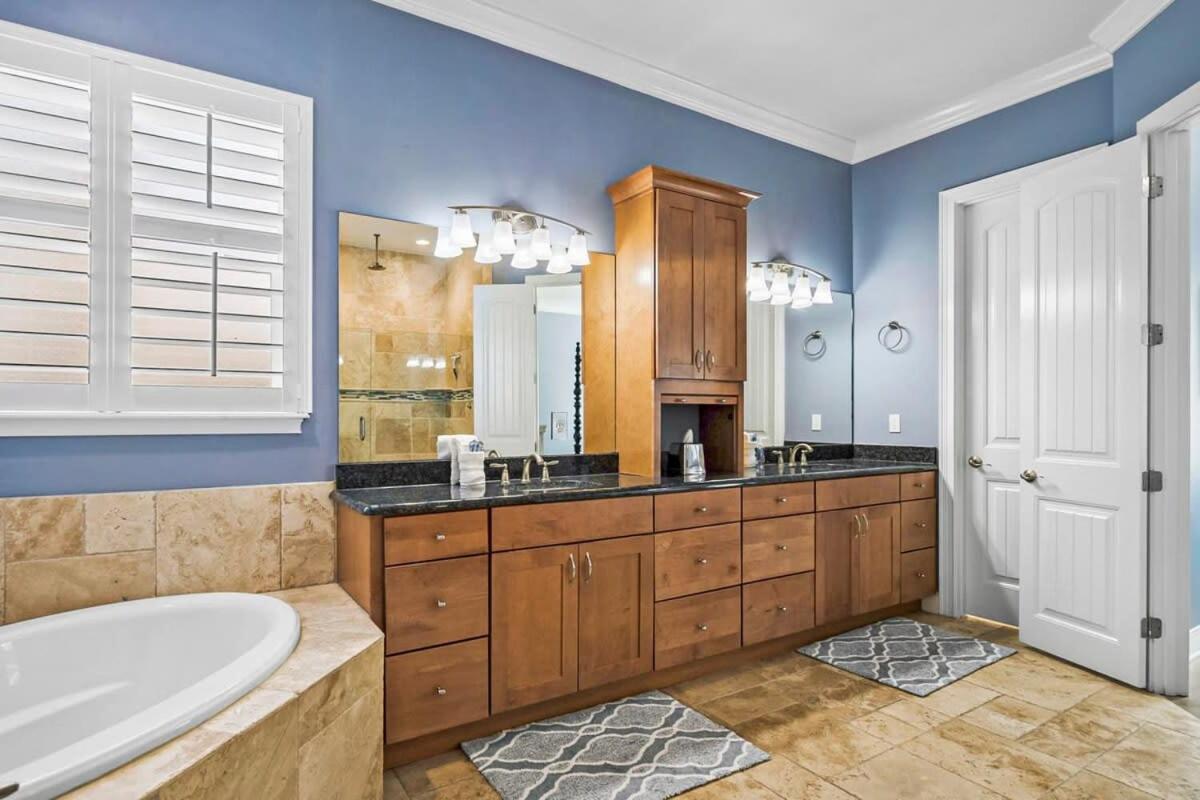 Steps To Sparkling Pool 5 Bdrm Near Dt Holiday home St. Augustine