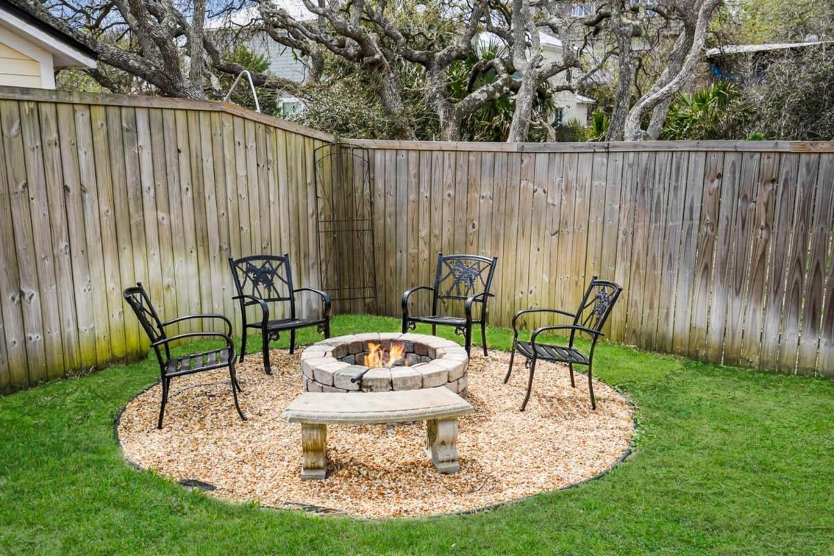 Holiday home Steps To Sparkling Pool 5 Bdrm Near Dt St. Augustine