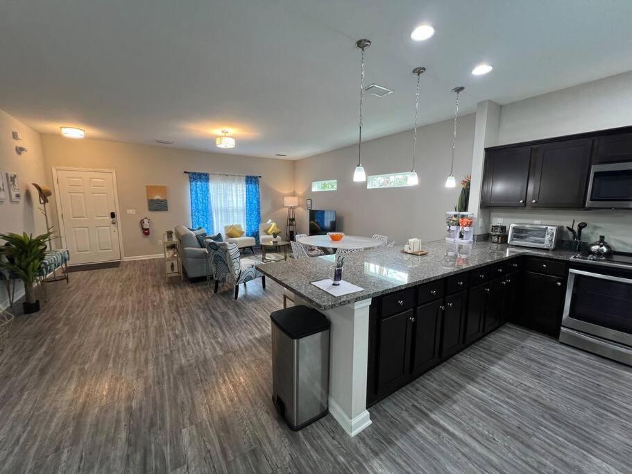 Holiday home The August - 3br 2.5ba Open Concept 1.4 Mi To Town